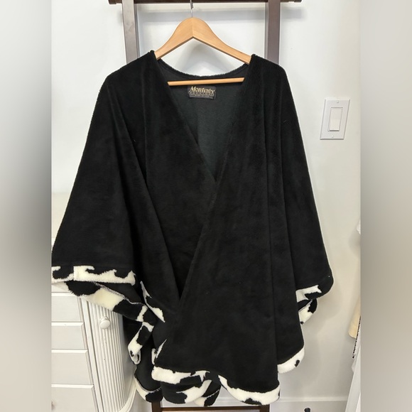 Monterey Fashions Sweaters - Black and White Women's wrap. One size fits all. Gorgeous and classy!